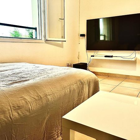 Room In House 维勒方泰尼 外观 照片