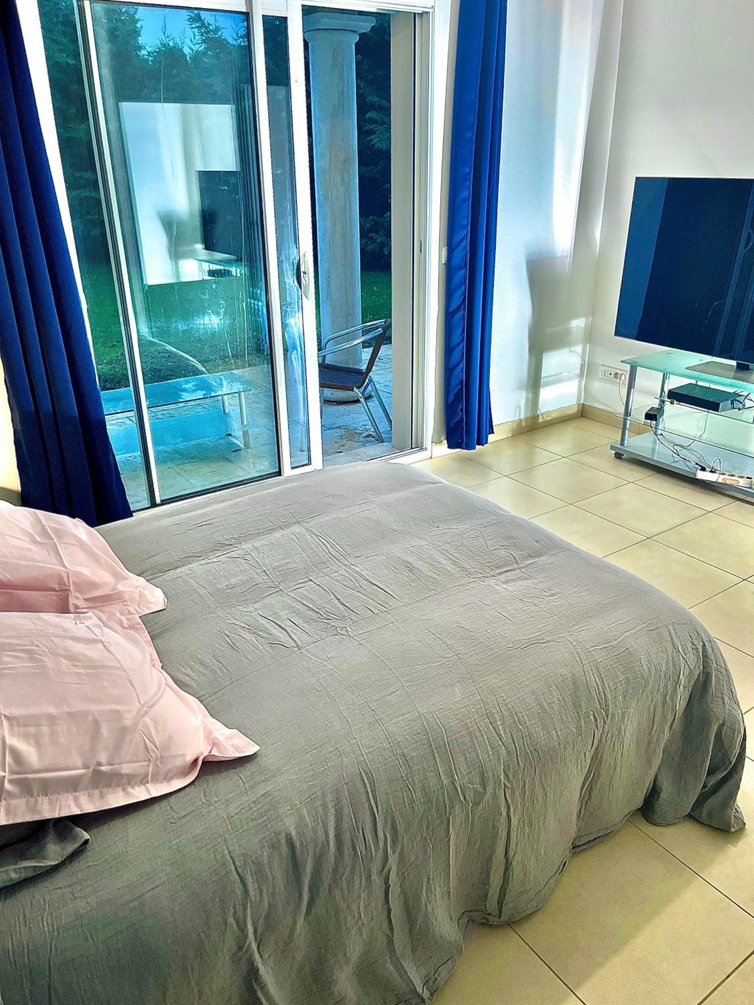 Room In House 维勒方泰尼 外观 照片