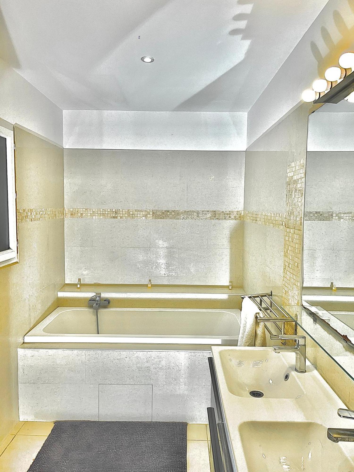 Room In House 维勒方泰尼 外观 照片